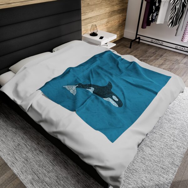 Orca Velveteen Blanket - Image 12